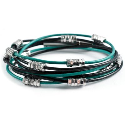 Varias Wickelarmband - mint / schwarz Mehrreihiges Wickelarmband aus Leder mit kleinen Edelstahlmuttern in mint / schwarz