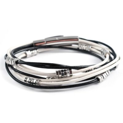 Varias Wickelarmband - schwarz / weiß Mehrreihiges Wickelarmband aus Leder mit kleinen Edelstahlmuttern in schwarz / weiß